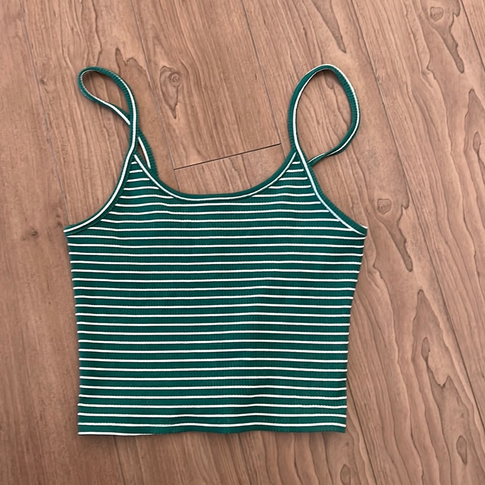 American eagle crop top